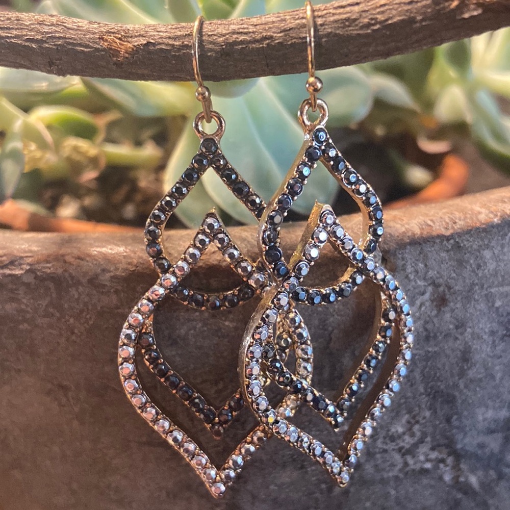 Lightweight sparkle earrings gold colored back